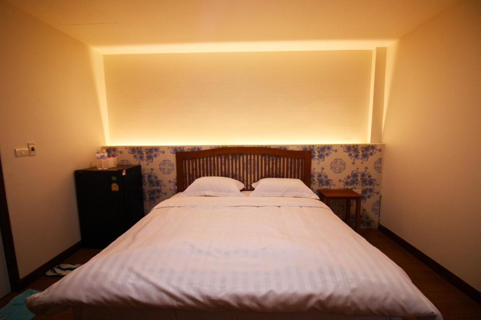 Bk Hotel Mae Sariang Extérieur photo