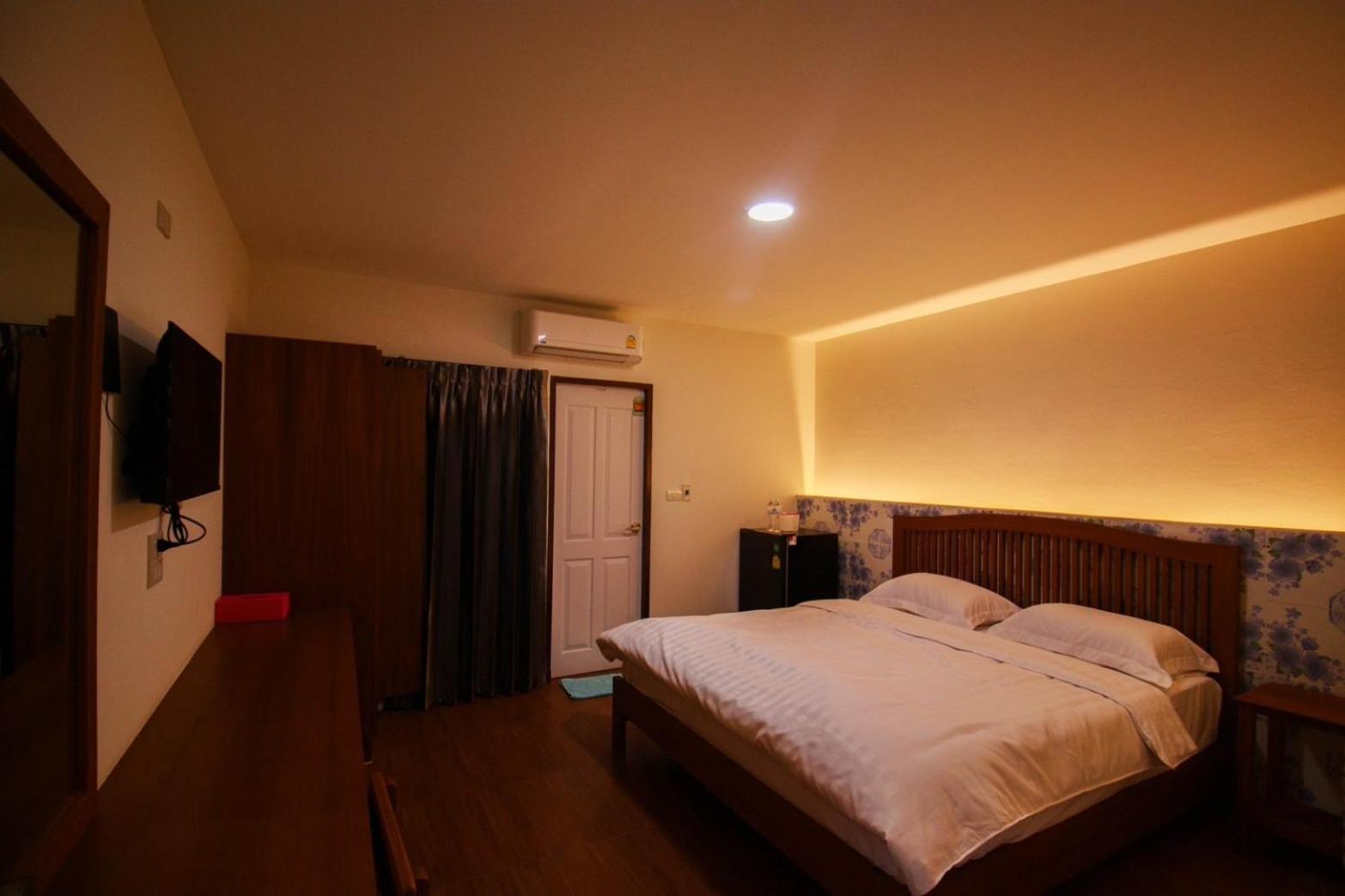 Bk Hotel Mae Sariang Extérieur photo