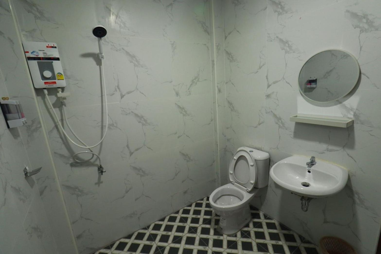 Bk Hotel Mae Sariang Extérieur photo