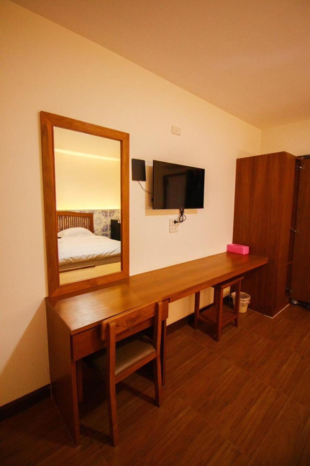 Bk Hotel Mae Sariang Extérieur photo