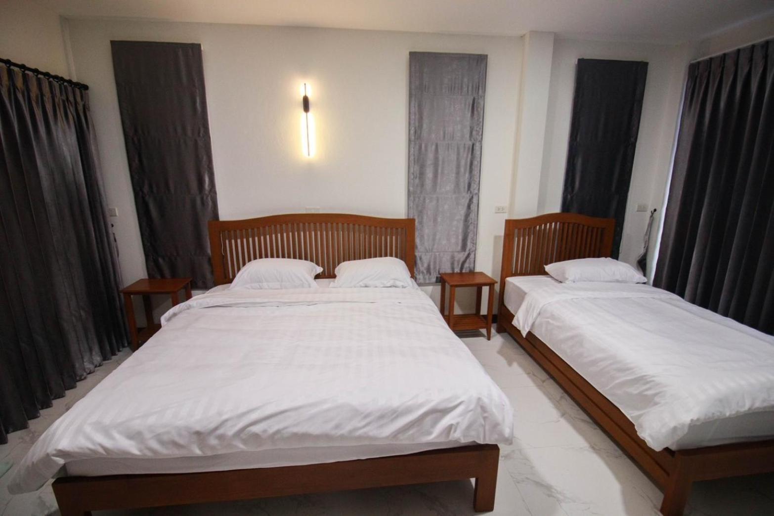 Bk Hotel Mae Sariang Extérieur photo