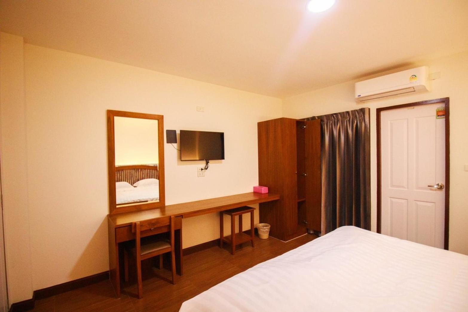Bk Hotel Mae Sariang Extérieur photo
